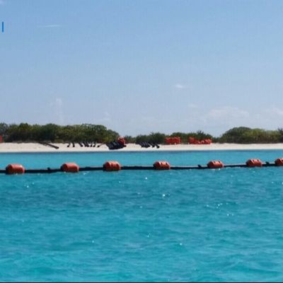 Yumuşak Yüzey UHMWPE boru çıkartma üretimi, ISO9001 sertifikası dahil olmak üzere cıvatalar ve fındıklarla